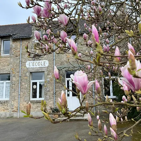 Penzion Ojigi - Ancienne Ecole De Tregranteur Guégon